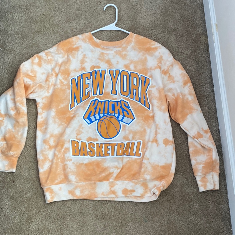 New York Knicks basketball crew neck